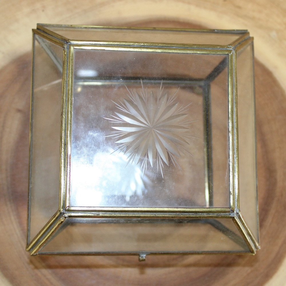 Vtg. Brass & Gold Trinket Box w/ Starburst Detail